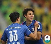 '김건희 결승골' 수원, 광주에 1-0 승리..7년 만에 개막전 승리