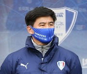 '개막전 승리' 수원 박건하 감독 "홈에선 패하지 않는 팀이 되어야 한다"