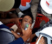 미얀마 '피의 일요일'..총격에 4명 사망·수십명 부상