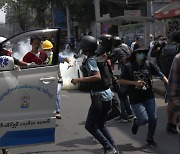 미얀마 또 시위대 총격, 1명 부상..현장 취재기자도 체포