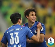 [K리그1 1R] '행운의 결승골' 수원, 광주 1-0으로 꺾고 시즌 첫 승