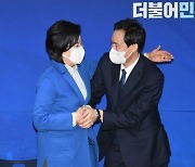 우상호 "박영선 축하..민주당 승리에 역할 다할 것"