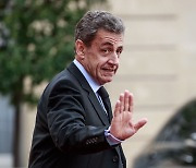 '판사 매수' 사르코지, 3년형..유죄 판결받은 첫 프랑스 대통령