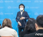"제대로 붙자" 김진애, 의원직 사퇴 ..박영선과 단일화 '올인'