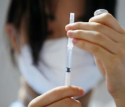 방역당국 "아스트라제네카 백신 65살 이상 접종 언제든 앞당길 수 있다"