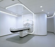 MRI와 방사선 치료기의 결합.. 실시간 움직이는 암 보면서 치료