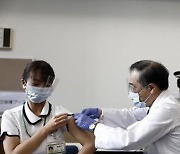 일본 60대 여성 백신 접종 뒤 사망.."인과관계 밝혀지지 않아"