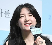 이영애 측 "국방위원 후원금, 남편 정호영과 무관..은혜 보답한 것"(공식입장)