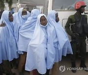 나이지리아 피랍후 석방 소녀들 "그들은 쏘겠다고 했다"
