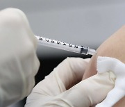 [속보]당국, 코로나 백신 후 사망 신고 사례 2건.."피해조사반 개최 예정"