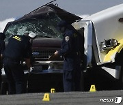 미국서 무려 25명 탄 SUV, 트럭과 '쾅'..최소 13명 숨져