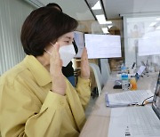 EBS는 '문제없다'지만 'ZOOM 난민' 속출.."학생 상대 베타 테스트라니"