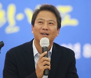 "남북 철도·도로 연결되면.." 또 경협론 띄우는 임종석