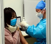 중국, 올해 안에 8억9000만명 백신 접종.."내년 올림픽 의식"