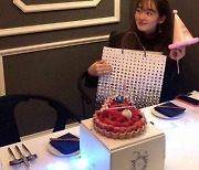 '안성현♥' 성유리, 41번째 생일 인증..옥주현 "막내 축하해♥" [M+★SNS]