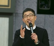 "이효리·유재석 추천받았다"..책 내고 복귀하는 김제동