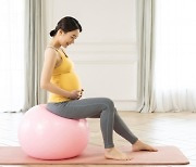 임신 막달, 아기가 잘 내려오게 하는 운동은?
