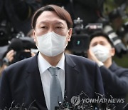 "헌법·법치시스템 파괴돼"..윤석열 전격 사퇴