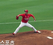 김광현, 첫 시범경기 1이닝 '부진'..피안타 4개로 3실점 [캠프라이브]