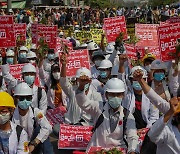 "군정 아래 생존은 무의미"..미얀마 시민들 또 거리로