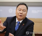 서울시의회의장 "작년 1조2천억 초과징수..보편지원금 가능"