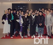 [bnt포토] '페이스 오브 코리아'에서 참가자들과 기념촬영하는 박환성-최충훈-박윤수-박성일-김아영 대표