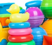 어린이 플라스틱 장난감에 잠재적 유해물질 100여가지 있다