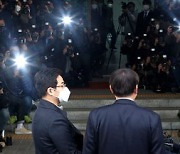 [사설] 결국 임기 못 채우고 사퇴한 윤석열 검찰총장