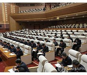 김정은, 시·군당 책임비서 강습회서 결론.."농업생산 늘려야"