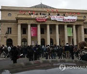 Virus Outbreak France Theater Occupied