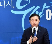 더불어민주당 부산시장 후보에 김영춘, 67.74% 득표율