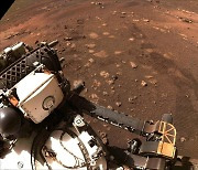 화성 탐사로버, 2주만에 첫 시험주행