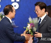 홍영표 "이재명 만났지만 전당대회 얘기 안 해..오해 없길"