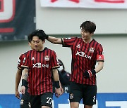 기성용 '택배 배달' 서울, 수원 FC에 3-0 승리..시즌 첫 승 신고