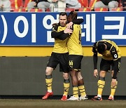 [K리그2 리뷰] '올렉 골' 전남, 경남에 1-0 승리..무패행진+3위