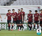 [K리그1 현장리뷰] '기성용 택배→나상호 데뷔골' 서울, 수원FC 3-0 완파..첫 승 신고!