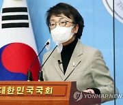 김진애 "박원순 공은 이루 말할 수 없다..박영선 입장 밝혀야"