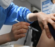 코로나19 백신 접종 시작 9일 만에 30만명 넘어