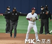 KBO 심판진 '키움 선수들과 함께 훈련' [MK포토]