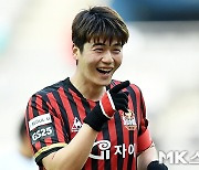 '기성용 환상 AS' 서울, 수원 FC 3-0으로 꺾고 시즌 첫 승 신고 [MK현장]