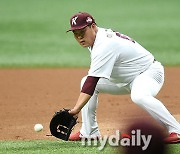 [MD포토] 이명기 '안정적인 포구'