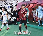 [MD포토] FC서울 홈개막전 선발 출격하는 기성용