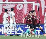 '나상호 멀티골' 서울, 수원FC에 3-0 완승..홈 개막전 승리