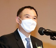 축사하는 김정주 NXC 대표