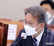 권칠승 장관 "소상공인 긴급대출 예산 늘릴 것..소진기금 활용"