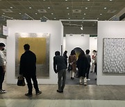 Korean art market poses as alternative long-term investment for the rich