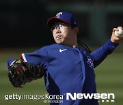 첫 등판 마친 양현종 "긴장보다 설��다, 다음에는 내 공 던질 수 있을 것"