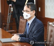 LH 신도시 투기 의혹 사건 수사 관련 보고하는 남구준 본부장