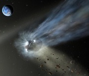 혜성 '카탈리나' 먼지 꼬리서도 '생명체 원소' 탄소 확인