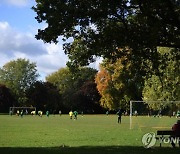 BRITAIN PHOTO ESSAY SANCTUARY STRIKERS GRASSROOT SOCCER